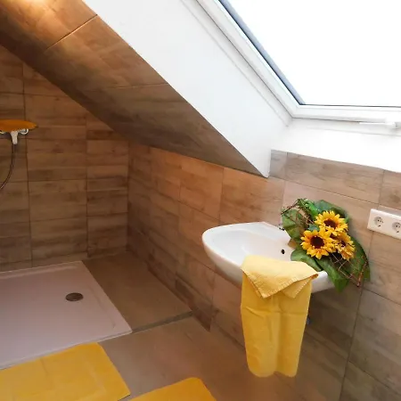 Ferienhaus Gast - Gästehaus Astenblick Auch Für Grosse Gruppen Geeignet